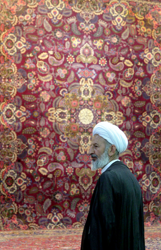 カルバラのアッバース廟で貴重な工芸品を公開、イラク