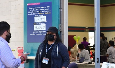 米、18歳以上の追加接種を承認 ファイザー・モデルナ製