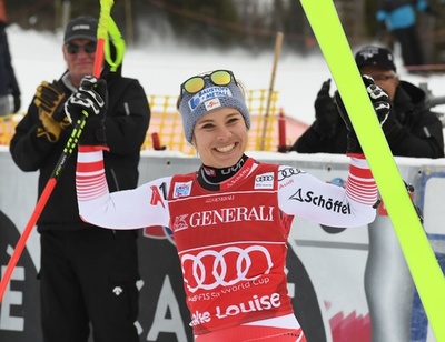 シュミットホファーがW杯初優勝、アルペン女子滑降