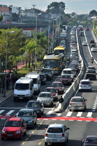 地下鉄ストでサンパウロ大混乱、W杯への影響懸念