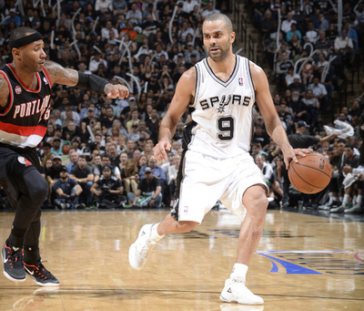 スパーズ、パーカーの活躍でブレイザーズに先勝