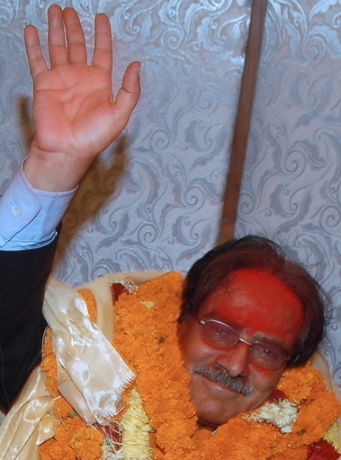 ネパール新首相に毛派ダハル書記長