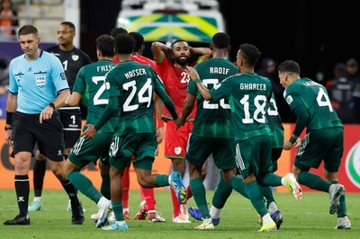 サウジが初戦白星、VARめぐる混乱の末に逆転勝利 アジア杯