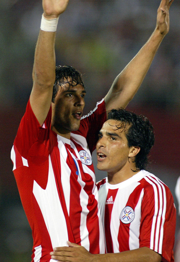 パラグアイ エクアドル降しW杯南米予選2勝目