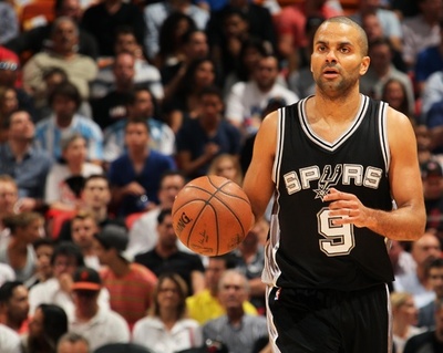 スパーズのパーカー、NBA史上最速の1000試合出場達成