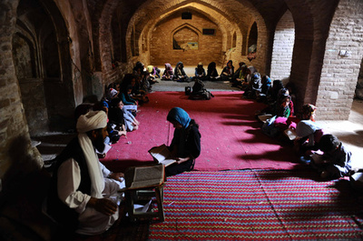 イスラム神学校で砲弾爆発、生徒9人死亡 アフガニスタン