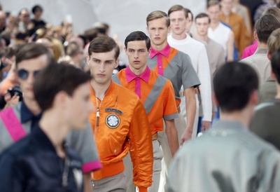 ビビッドカラーを差し色に、「ルイ・ヴィトン」15年春夏メンズ