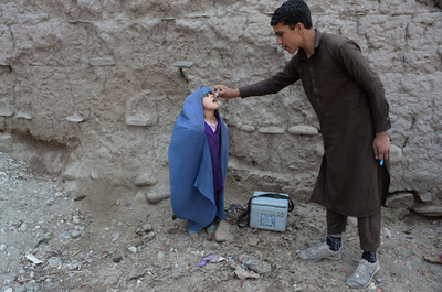 ポリオワクチン接種の医療従事者狙った攻撃相次ぐ、4人死亡 アフガン