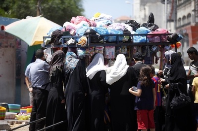 イスラエルとガザ、5時間の一時停戦始まる 市内に人だかり