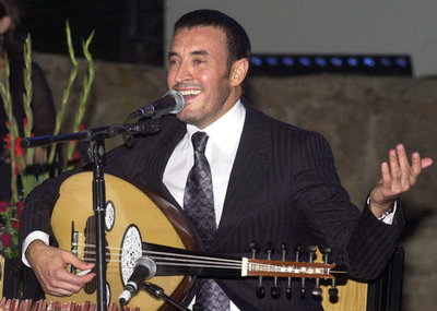 イラク人歌手カジム・アル・サヒル 「第43回カルタゴ芸術祭」に登場