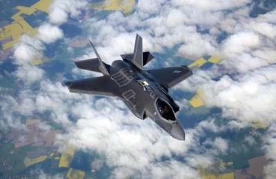米空軍、F35戦闘機を一時飛行停止 操縦士に低酸素症様の症状