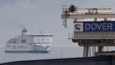 ドーバー海峡を泳いで横断中の英国人男性が死亡