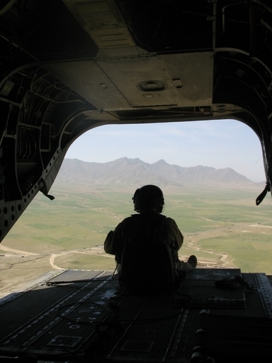 アフガニスタン国際治安部隊10人死亡、1日の死者数では最悪規模