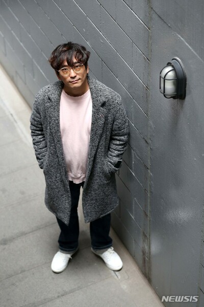 [インタビュー] キム・テヒョン演出「アーモンド」…「感情のない子、でも響きがある」(上) – KOREA WAVE