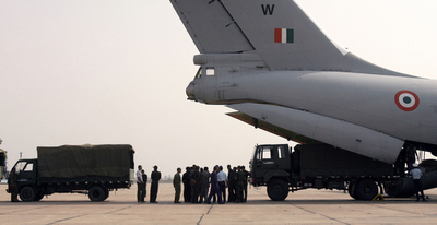 <ジャワ島中部地震>被災地への救援物資、インド空軍も輸送 - インド
