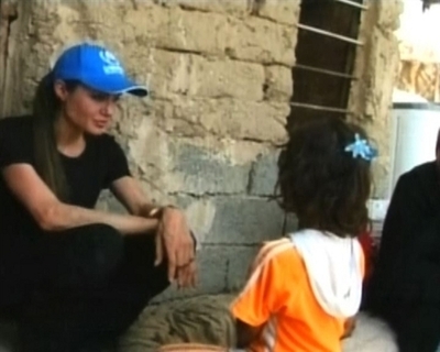 【動画】イラク難民キャンプを訪れたA・ジョリー