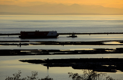 ナイジェリア沖沈没事故、海底の船室で3日間耐えた男性救助