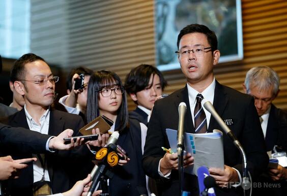 沖縄県議会、女性殺害受け日米地位協定の改定求める抗議決議を可決
