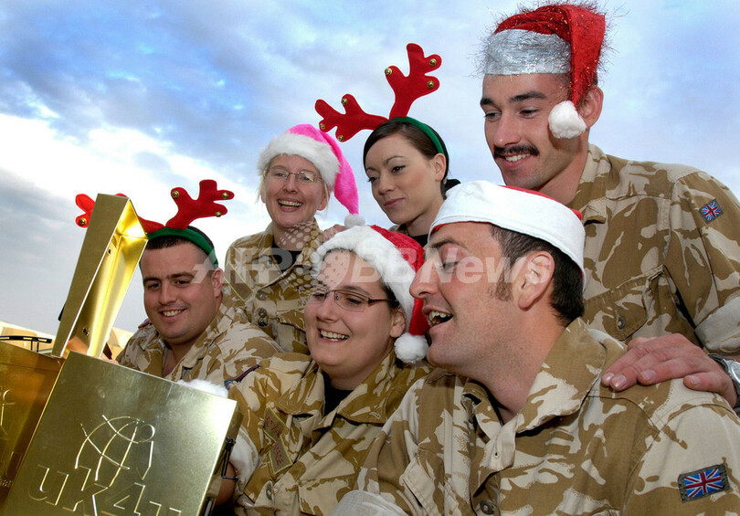 英軍兵士にクリスマスの贈り物 イラク