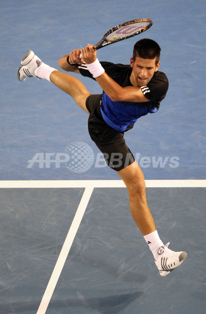 ジョコビッチ フェデラーを降し自身初の全豪決勝進出