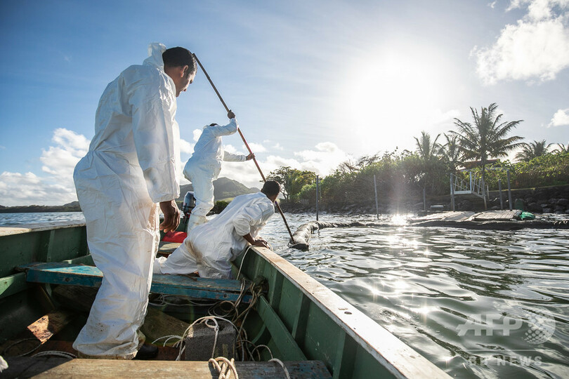 船内からまた燃料流出 モーリシャス座礁事故