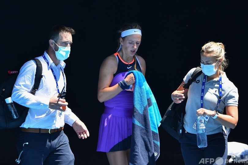 体調不良のアザレンカ、全豪OP初戦敗退 試合中に呼吸困難に