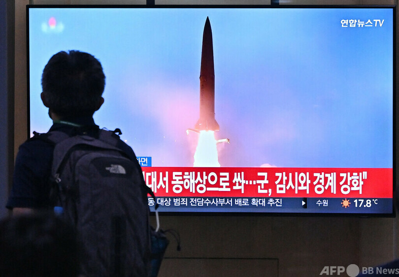 北朝鮮、飛翔体2発発射 弾道ミサイルか
