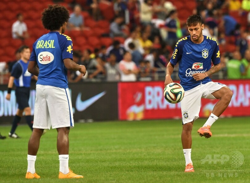 アギーレ日本がブラジルに完敗、風邪をひいたネイマールに4失点