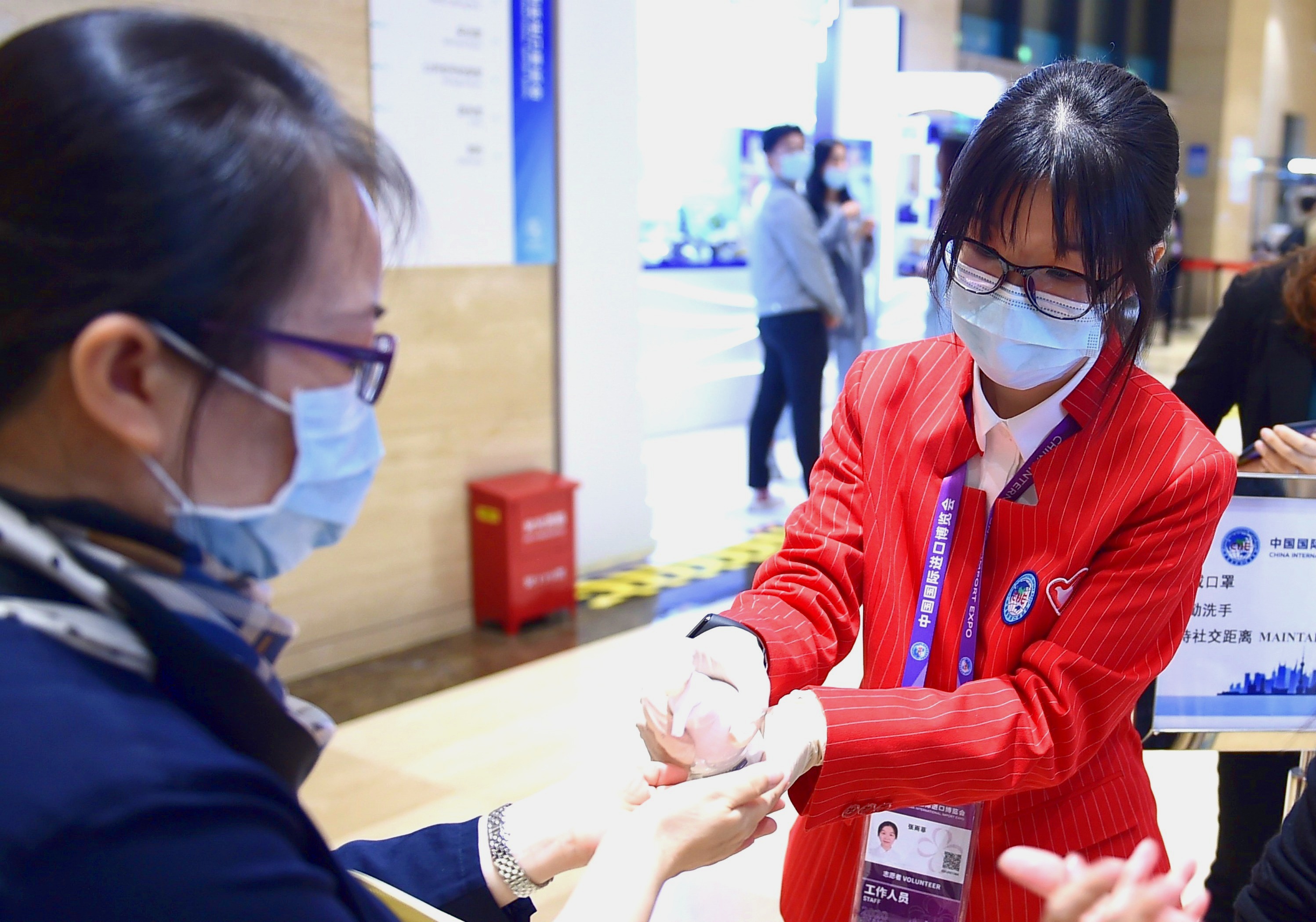 新型コロナ、中国本土で新たに16人感染確認 新型コロナ、中国本土で新たに16人感染確認