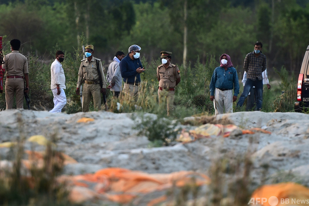 インド地方部の隠れた惨状 コロナ犠牲者は浅い穴や川に 写真9枚 国際ニュース Afpbb News