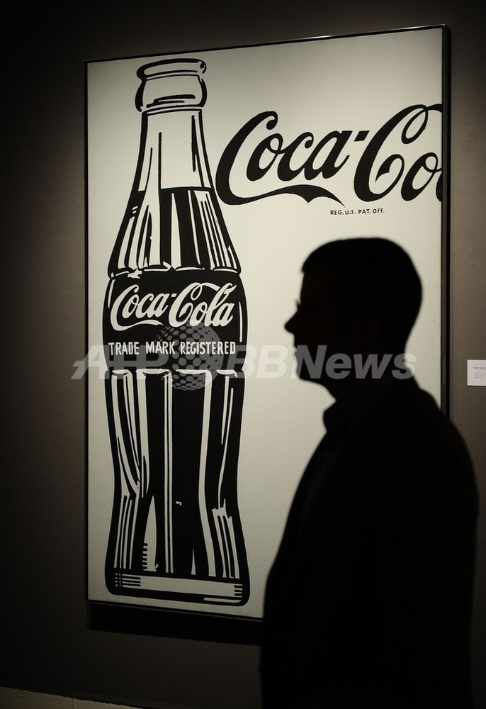 ウォーホルの「コカコーラ」に28億8000万円の高値、サザビーズ 写真1枚 