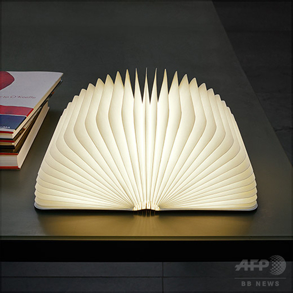 ルミオ 正規品 MoMA ブックライト Lumio Book Lamp - Yellow/ Black – MoMA Design Store