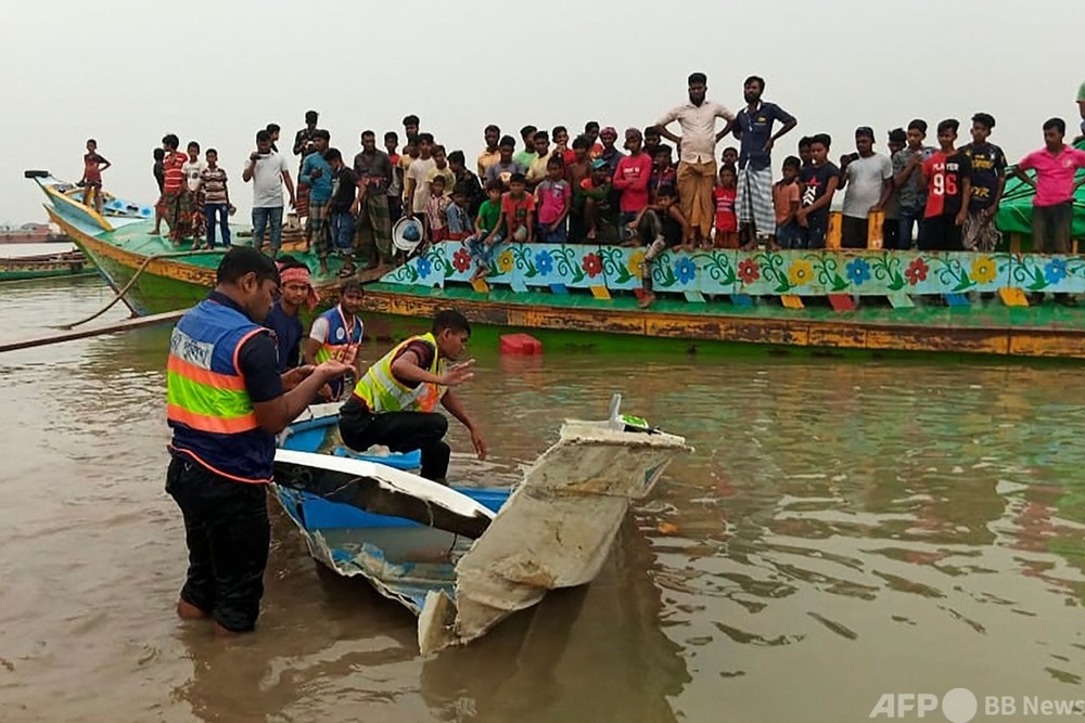 高速船が砂運搬船に衝突、26人死亡 バングラデシュ