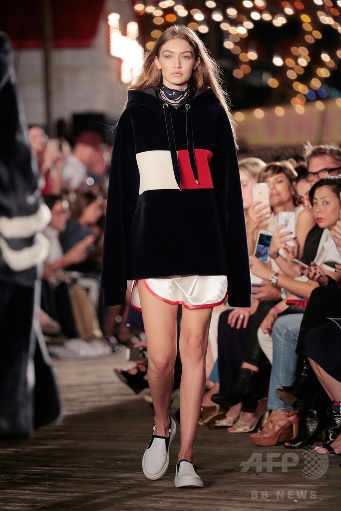 「トミー ヒルフィガー」17年春夏