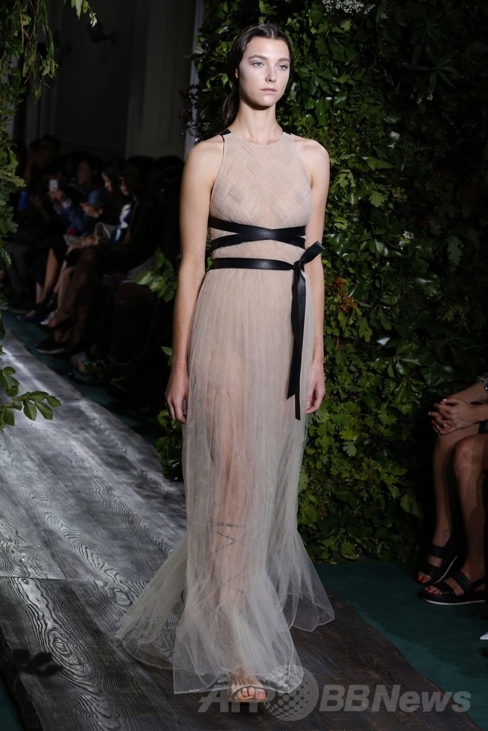 古き良き芸術を現代風にアレンジ、「ヴァレンティノ」14/15年秋冬オートクチュール