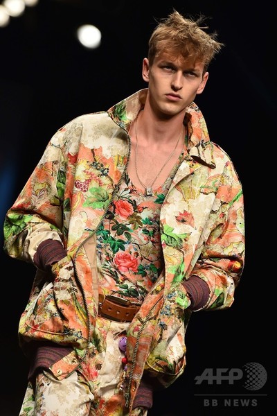 「ヴィヴィアン・ウエストウッド」16年春夏メンズ