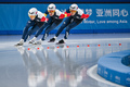 スピードスケート男子団体追い抜き決勝に臨む韓国代表（2025年2月11日撮影）。(c)Xinhua News