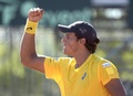 男子テニス、国別対抗戦デビスカップワールドグループ1回戦、アルゼンチン対ブラジル。勝利を喜ぶブラジルのジョアン・ソウザ（2015年3月6日撮影）。(c)AFP/JUAN MABROMATA