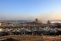 大爆発があったレバノン首都ベイルートの港湾地区の被害の様子（2020年8月5日撮影）。(c)Anwar AMRO / AFP