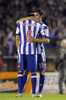 12-13スペイン1部リーグは18日、最終第38節の試合が各地で行われ、レアル・ソシエダ（Real Sociedad）は1-0でデポルティボ・ラ・コルーニャ（Deportivo La Coruna）を下した。

試合後、抱擁し合うデポルティボ・ラ・コルーニャのゼ・カストロ（Ze Castro、手前）とフアン・ドミンゲス（Juan Dominguez、2013年6月1日撮影）。(c)AFP/MIGUEL RIOPA