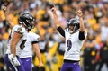 19NFL第5週、ピッツバーグ・スティーラーズ対ボルティモア・レイブンズ。決勝のFGを決めて喜ぶボルティモア・レイブンズのジャスティン・タッカー（右、2019年10月6日撮影）。(c)Joe Sargent/Getty Images/AFP