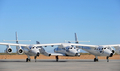 米ニューメキシコ（New Mexico）州に完成した宇宙旅行会社「ヴァージン・ギャラクティック（Virgin Galactic）」の宇宙船発着基地「スペースポート・アメリカ（Spaceport America）」で、デモ飛行に臨む双胴型飛行機「ホワイトナイト・ツー（WhiteKnightTwo）」と有人宇宙船「スペースシップ・ツー（SpaceShipTwo）」（2011年10月17日撮影）。(c)AFP/Frederic J. BROWN

&lt;a href=&quot;http://www.afpbb.com/article/environment-science-it/science-technology/2835891/7948037&quot;&gt;&lt;b&gt;この記事の本文を読む&lt;/b&gt;&lt;/a&gt;