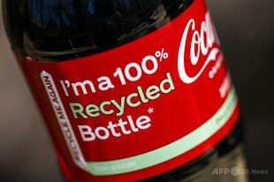 コカ・コーラ社、ペットボトル再利用の表示変更へ EUの是正要請で