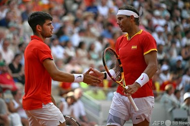 ナダル/アルカラス組が準々決勝進出、金へ前進 パリ五輪テニス男子複