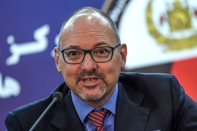 EUアフガン特使が停戦呼び掛け、米国防長官はカブール電撃訪問