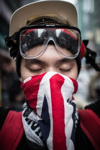 香港民主化デモ、バリケード撤去期限近付く