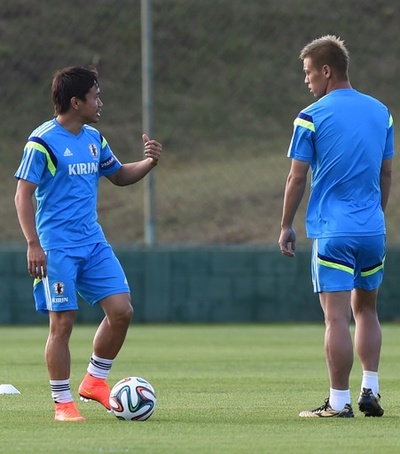 ベースキャンプ地イトゥで練習行うザック日本