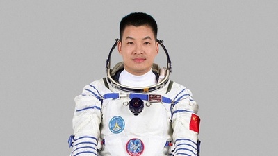 中国唯一の文系出身飛行士 李広蘇が宇宙に出張