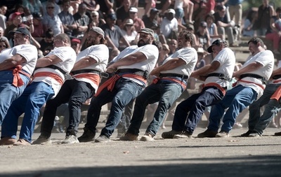 一番の力持ちは誰？ 男たちの力自慢大会 フランス