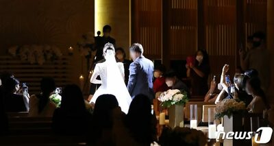 「祝うため遠方から来たのに」韓国の結婚式、料理の質に失望した…参列者が投稿